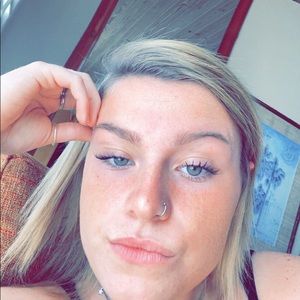 Meet your Posher, Caroline